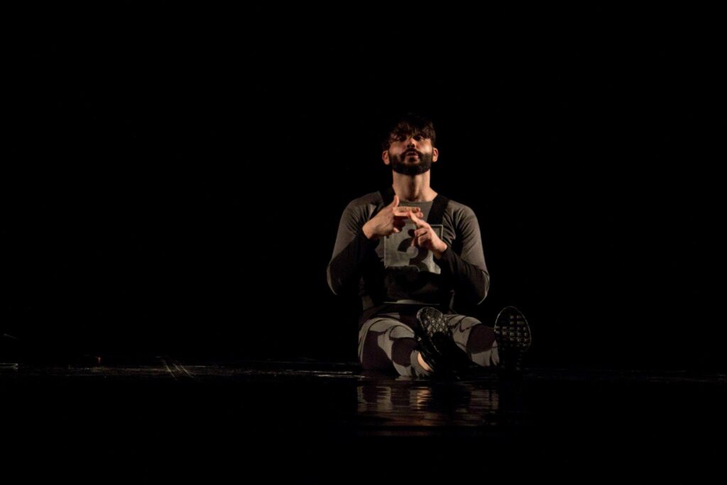 Hegel i duga lista prevara, fotografija iz predstave