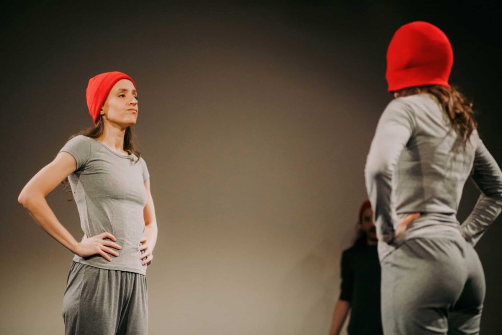 Foto: "Kako je Crvenkapa preživela vuka.." - scena iz predstave